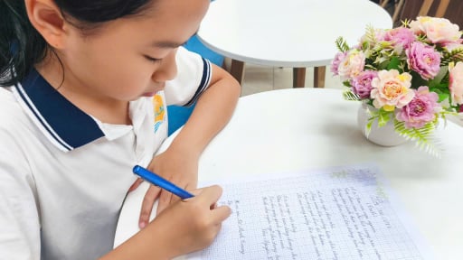 Học sinh Tiểu học đạt giải Nhất, Nhì thi viết chữ đẹp toàn quốc: Cô giáo, phụ huynh chia sẻ bí quyết