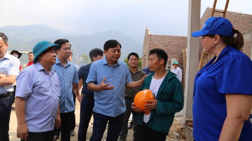 Thứ trưởng Bộ Nông nghiệp và Môi trường kiểm tra tình hình sử dụng ngân sách khắc phục hậu quả bão lũ tại Lào Cai