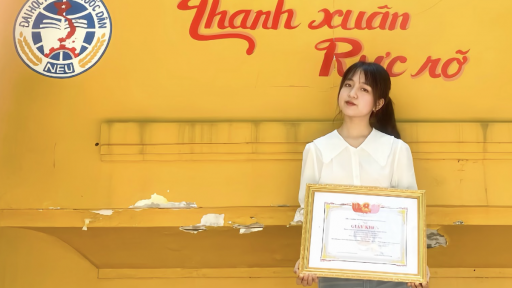Tốt nghiệp sớm với điểm tuyệt đối, nữ sinh xinh xắn của Đại học Kinh tế Quốc dân có cách học đáng nể