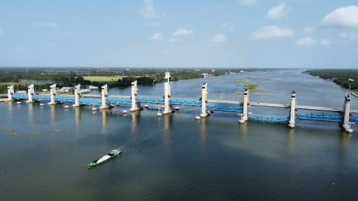 Đề xuất làm 8 cống âu thuyền, biến sông Tiền và sông Hậu thành 'hồ nước ngọt' khổng lồ tại miền Tây
