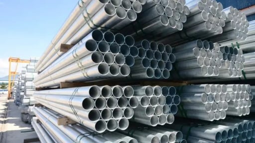 Bất chấp nới lỏng tiền tệ, giá thép và quặng sắt thế giới tiếp tục giảm