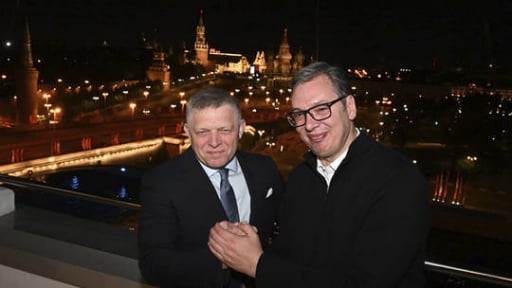Lãnh đạo Serbia, Slovakia chia sẻ khoảnh khắc cảm động ở Moscow sau thử thách đáng kể đến Nga