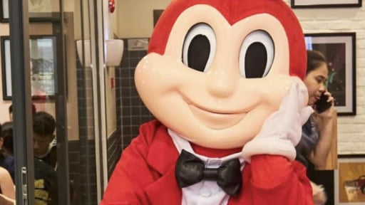 Chuyện gì đang xảy ra với Jollibee, KFC, Popeyes, McDonald’s tại Việt Nam