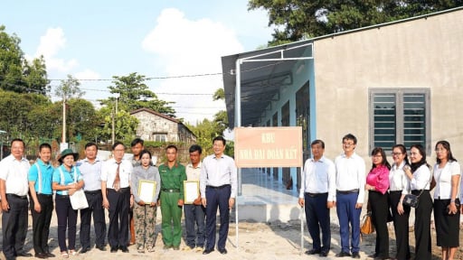 Bí thư tỉnh Thái Nguyên, Bí thư tỉnh Tây Ninh, Chủ tịch UBND tỉnh Vĩnh Long, Gia Lai chia sẻ kinh nghiệm xoá nhà tạm, nhà dột nát
