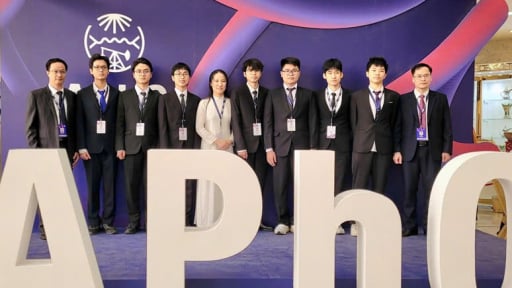 Việt Nam dự thi Olympic Vật lý châu Á: Điểm tên 3 học sinh trường chuyên đạt Huy chương Vàng