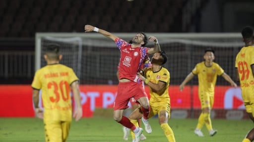 Chào sân V.League, cầu thủ Việt kiều Mỹ Mark Huynh 1m75 thể hiện ra sao?