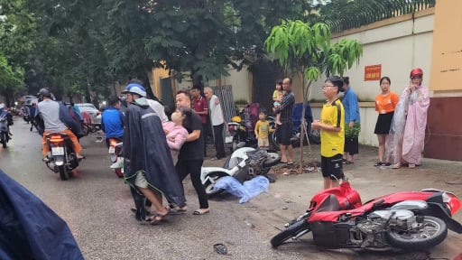  Ô tô con tông liên hoàn hàng loạt xe máy ở TP Vinh, nhiều người bị thương