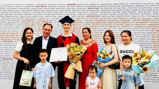 Tốt nghiệp Xuất sắc sớm 1 kỳ, nam sinh Đại học Bách khoa Hà Nội tiết lộ về bố mẹ lập tức 'gây bão'
