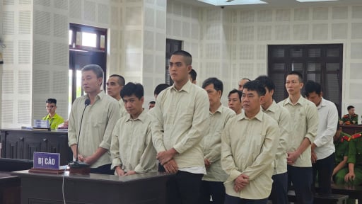 'Phù phép' hơn 1,6 triệu cuốn sách giáo khoa giả, loạt bị cáo lãnh án