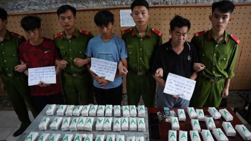 Điện Biên: Bắt giữ 3 đối tượng vận chuyển 17 bánh ma túy tổng hợp