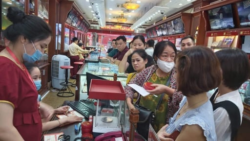 Giá vàng tăng cao, Thủ tướng ra Công điện riêng, chỉ đạo 'nóng' yêu cầu Ngân hàng Nhà nước và Bộ Công an vào cuộc