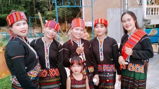 Vùng đất này ở Quảng Trị đang dần trù phú, nông thôn mới đẹp lên bởi dân đang 'đuổi cái nghèo' ra khỏi làng