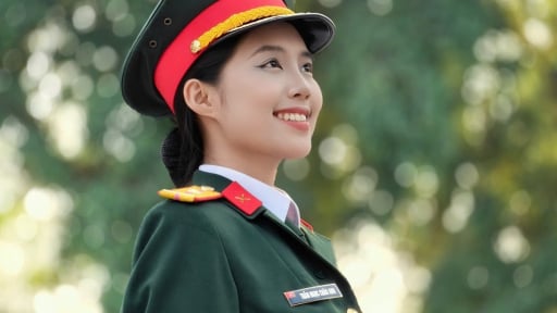 Vẻ rạng ngời của nữ quân nhân ở Hoa hậu Việt Nam