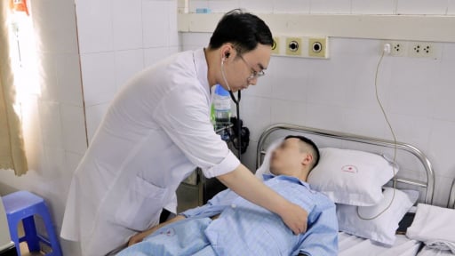 Bỗng dưng đau ngực, ngất xỉu, ngừng tuần hoàn nhiều lần vì bệnh hiểm