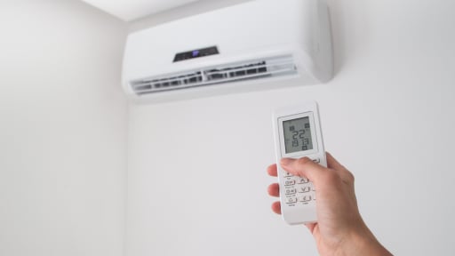 Ngủ trong phòng kín sử dụng điều hòa: Chuyên gia lưu ý điều gì?