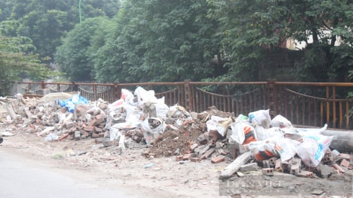 Từ năm 2025, doanh nghiệp có hành vi đổ chất thải xây dựng không đúng nơi quy định sẽ bị xử phạt mức nào?
