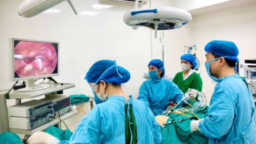 Đau bụng nhiều tháng, đi khám phát hiện vòng tránh thai 'lạc trôi'