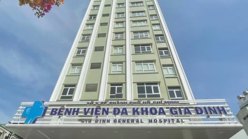 Nữ bệnh nhân Indonesia gặp tai biến sau hút mỡ bụng, phải chuyển viện cấp cứu
