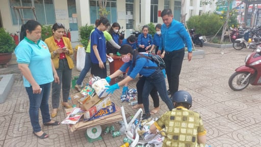 Tính tiền rác theo cân nặng, người dân TP.HCM có cần phải cân rác?