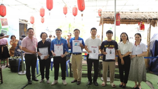 Bữa Cơm Yêu Thương Số 100 - Hành trình trao yêu thương không ngừng nghỉ