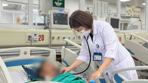 Sốt cao 40 độ, đau đầu dữ dội, lơ mơ vì bệnh hiếm