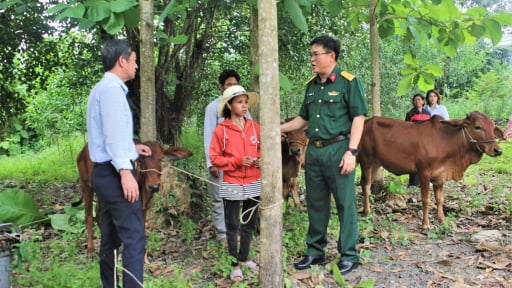 Khánh Hòa: Quân đội chung tay vì người nghèo, người có hoàn cảnh khó khăn 