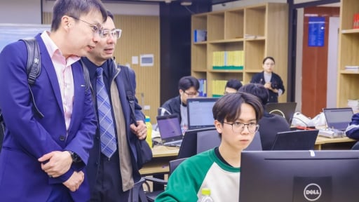 'Rất nhiều cơ hội mở ra cho doanh nghiệp, cho người học tốt nghiệp ngành vi mạch bán dẫn'