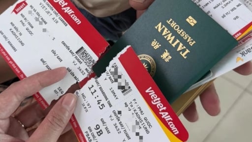 Cán bộ công an xé vé máy bay của du khách Đài Loan ở sân bay Phú Quốc bị tạm đình chỉ