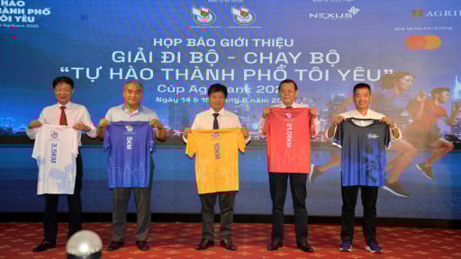 Nhà báo chung bước chân trên đường chạy “Tự hào Thành phố tôi yêu”