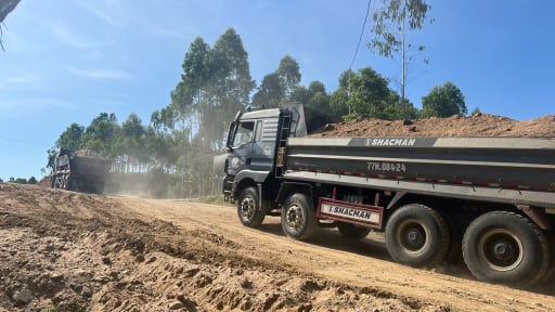 Bình Định: Một ngày được cấp hai giấy phép khai thác cát, doanh nghiệp chưa lắp trạm cân, camera giám sát 'mất' kết nối