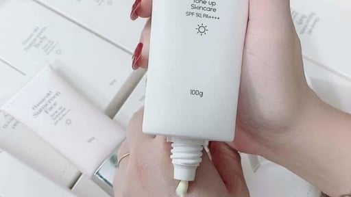 Đồng Nai: Kiểm tra công ty mỹ phẩm của chồng ca sĩ Đoàn Di Băng sau hàng loạt sản phẩm bị 'tuýt còi'