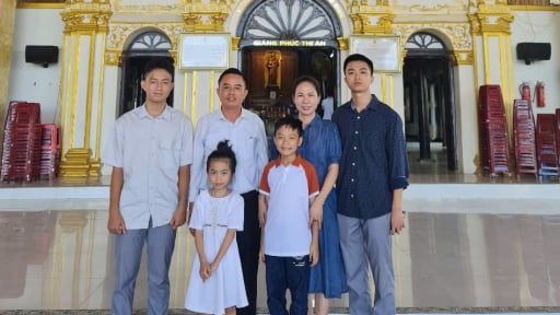 Nam sinh Nghệ An được 14 trường Mỹ cấp học bổng: Tự hào chất giọng địa phương, có anh trai học giỏi đáng nể