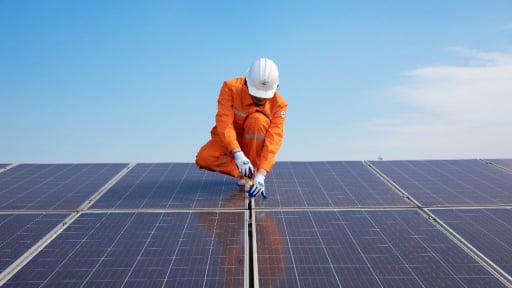 Tiết kiệm điện không còn là sự lựa chọn mà đã trở thành yêu cầu cấp bách đối với toàn xã hội