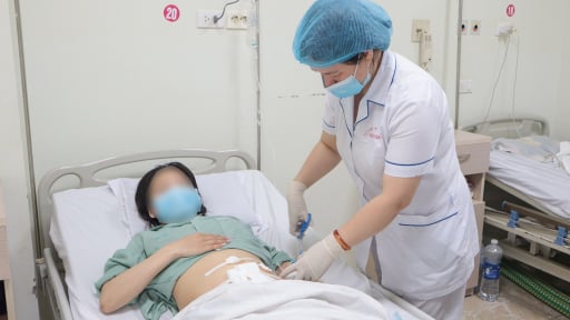 Nguy kịch vì vỡ ruột thừa, đau bụng lại chủ quan dùng thuốc giảm đau