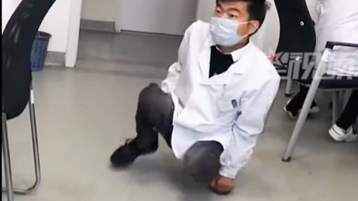 Thanh niên bị bại não truyền cảm hứng khi bắt đầu học tiểu học ở tuổi 16, học y ở tuổi 25