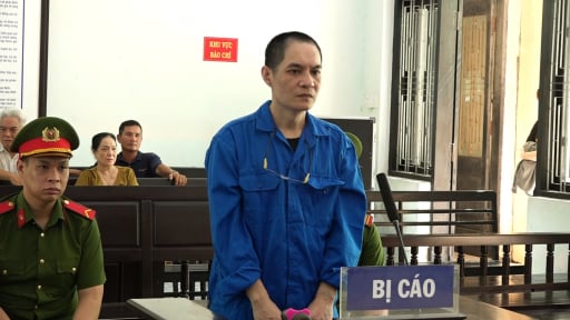 Con gái bị la mắng, bố dùng dao chém gục thông gia rồi bỏ trốn