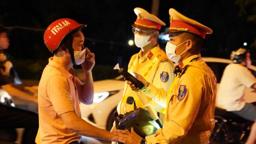 Thẩm quyền xử phạt vi phạm giao thông của chủ tịch UBND các cấp năm 2025