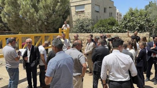 Nóng: Quân đội Israel bắn súng cảnh cáo vào các nhà ngoại giao nước ngoài, gây hoảng loạn