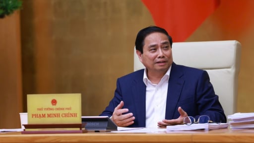 Nhiều vụ việc cán bộ bị kỷ luật do cấp trên 'ôm' cả những việc cụ thể, không phân cấp, phân quyền