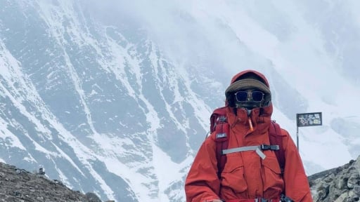 Cô gái Gen Z cầm 40 triệu “leo thẳng trời xanh”, chạm đỉnh 5.416m trên cung đường trekking đáng đi nhất hành tinh