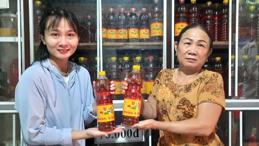 Làm nước mắm đạt 3 sao OCOP, một nông dân Quảng Trị hễ bán là hết, thu nhập 200 triệu/năm