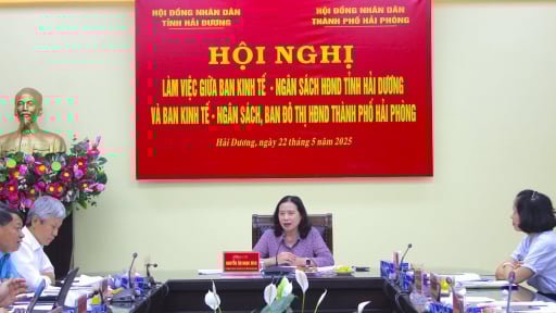 Trước giờ sáp nhập, cán bộ tỉnh Hải Dương, Hải Phòng liên tục gặp nhau, bàn việc xây dựng chính sách cho thành phố mới
