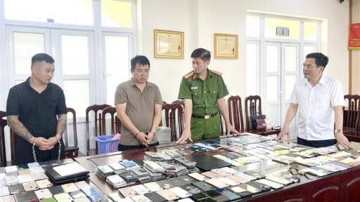 Triệt phá ổ nhóm trộm cắp hơn 300 điện thoại của người dân tại chùa Tam Chúc
