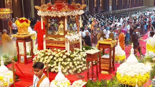 Khu danh thắng Yên Tử đón hơn 150.000 du khách sau một ngày tổ chức chiêm bái xá lợi Đức Phật