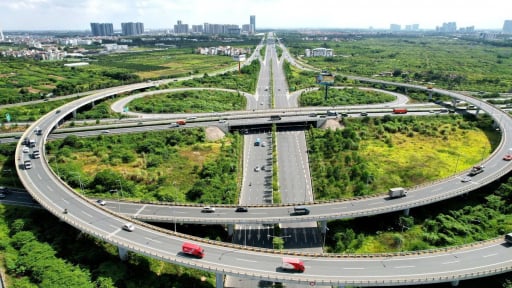 Bộ Xây dựng đề xuất mở rộng các tuyến cao tốc Bắc - Nam lên 6 - 12 làn xe
