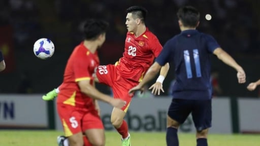 Tin sáng (28/5): Tiến Linh thành “người thừa” vì Công Phượng?