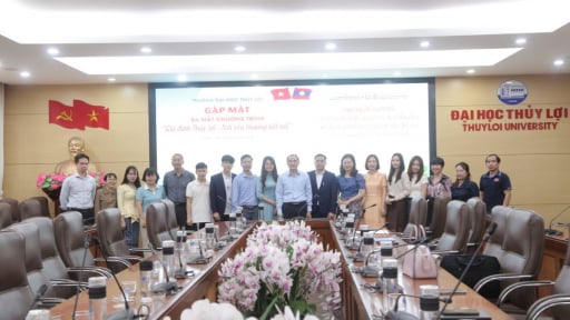 Xúc động chuyện 5 lưu học sinh Lào được giảng viên Trường Đại học Thủy lợi nhận làm “con nuôi”