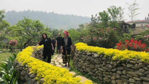 Một xã nghèo ở Lào Cai, dân làm homestay mời khách về chơi, ăn ngon, chụp ảnh đẹp mà ai cũng khá giả 