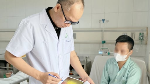 Tiêm filler xoá nếp nhăn tại spa, người đàn ông 45 tuổi nguy cơ mù mắt vĩnh viễn