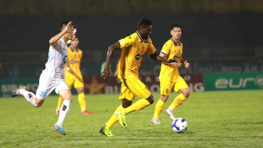 SLNA trả giá đắt sau trận thua Thép Xanh Nam Định